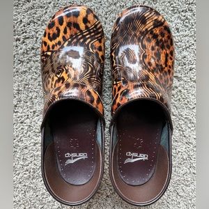 Dansko animal print 40